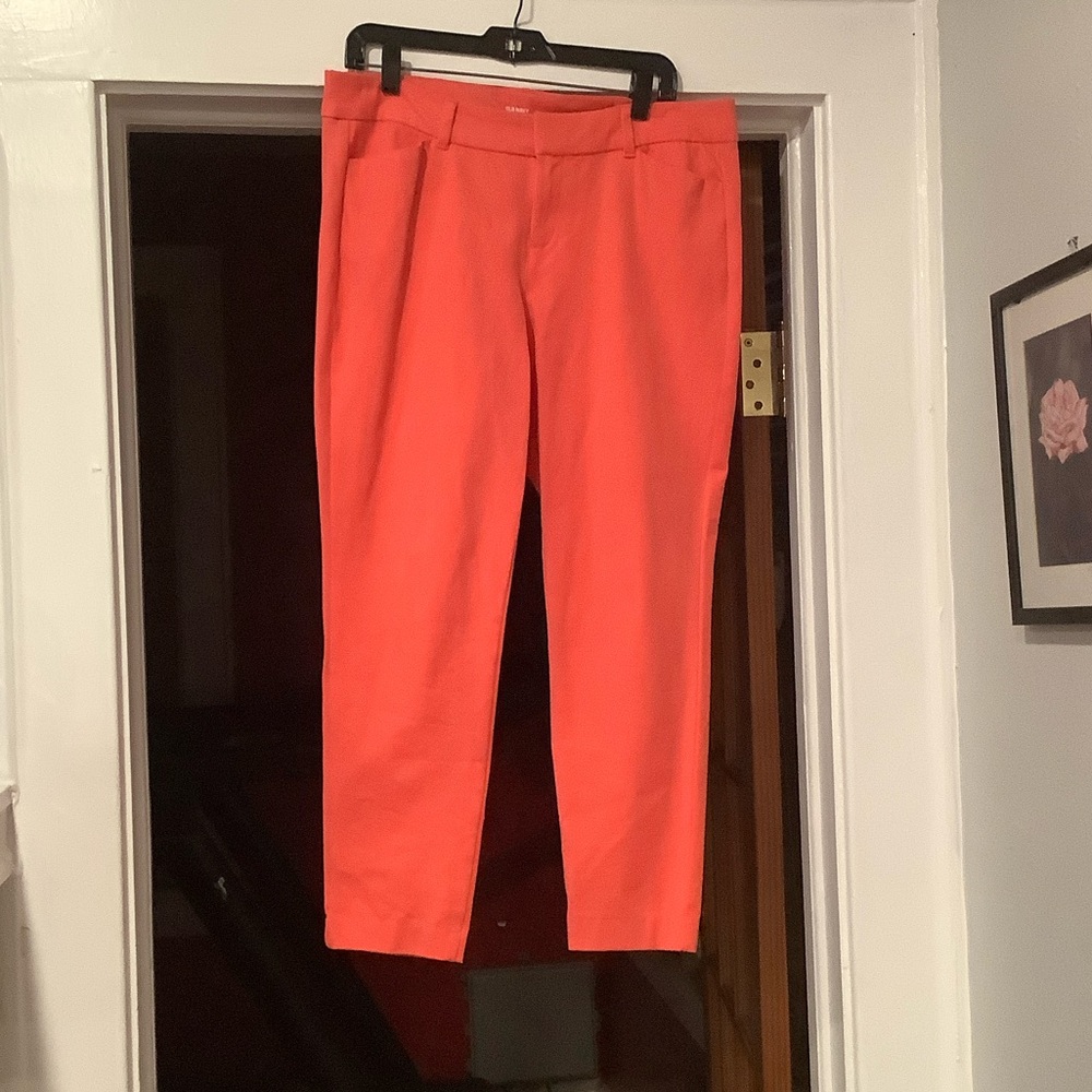 Old Navy Peachy Pink Pixie Pants